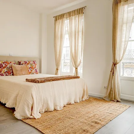 Elegant House Moderno No Centro Da Apartamento Chaves