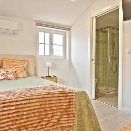 Elegant House Moderno No Centro Da * שאבס