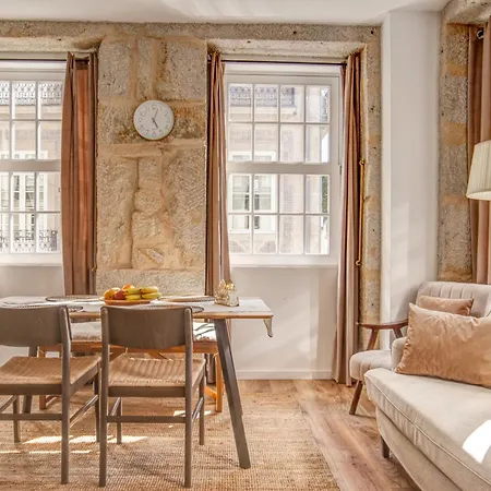 Апартаменты Elegant House Moderno No Centro Da Шавиш