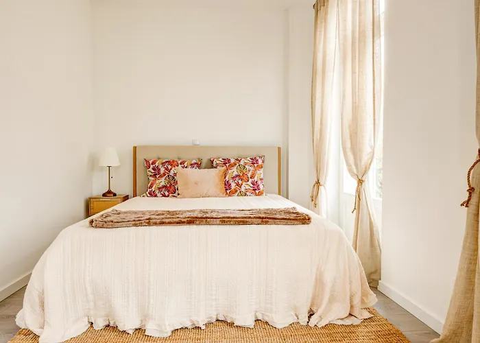 Elegant House Moderno No Centro Da * שאבס